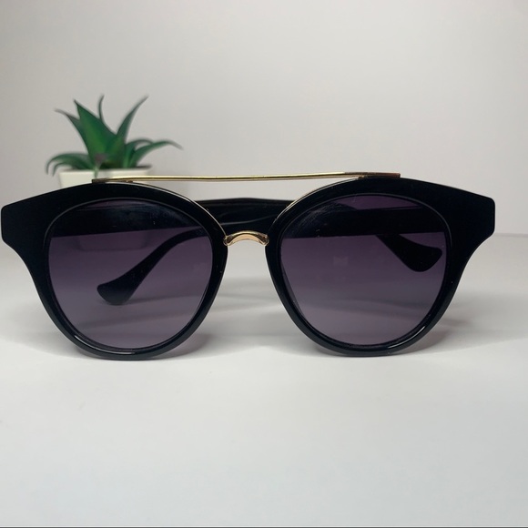 Black/Gold Cat Eye Sunglasses - Picture 2 of 7